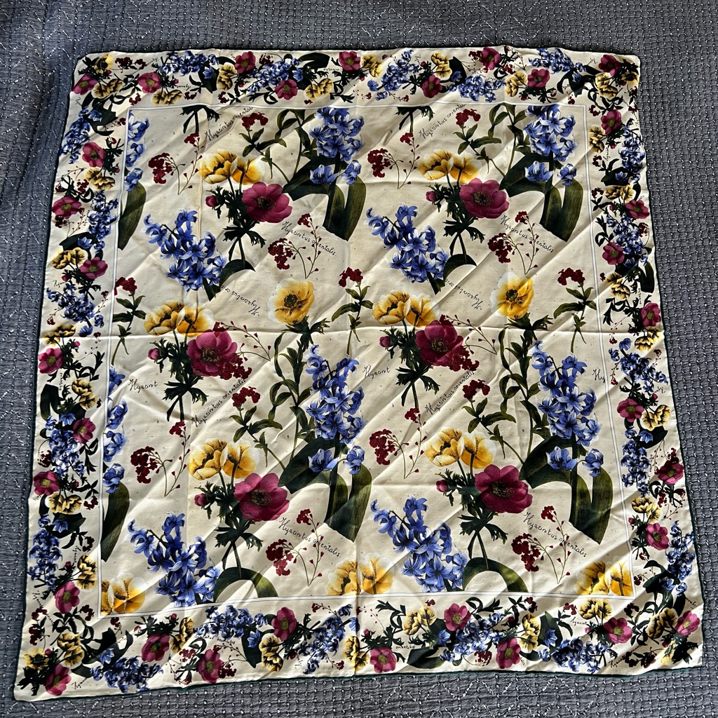 Beautiful 100 Silk Vintage Floral Scarf